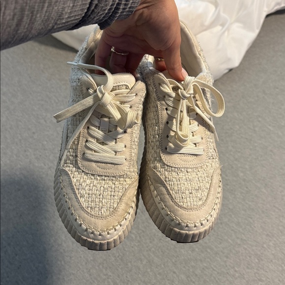 Universal Thread Cream Textured Sneakers - Picture 2 of 4